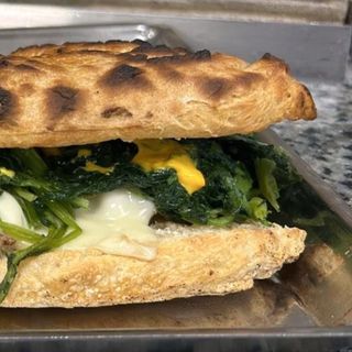 Salsiccia, friarielli, mozzarella