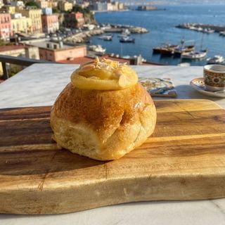 Brioche con mandorle