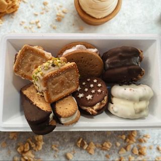 Biscotti ripieni vaschetta termica- 8 pezzi