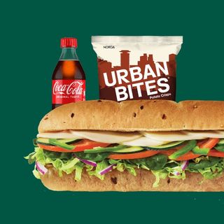 Veggie Delish 6 Inch+ Packet of Crisps+ 500ml Bottled Beverage Soda