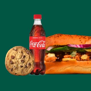 BBQ Chicken Footlong with 500ml Drink+ Chocolate Chip Cookie