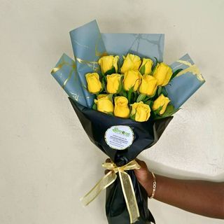 Yellow Dozen Roses