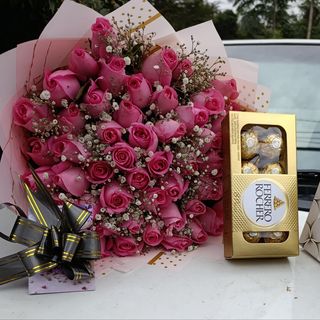Pink bouquet X ferero rocher chocolate 