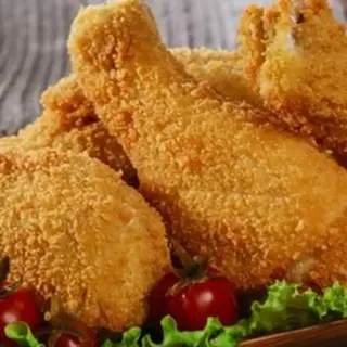 2 Chicken Drumsticks served with regular chips and salad