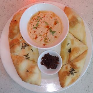 Hummus & Foccacia