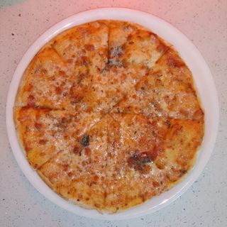Classic Margherita Pizza