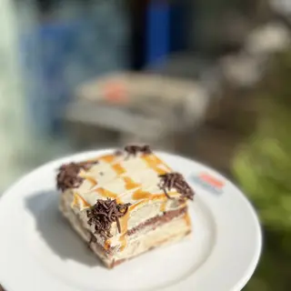 Salted Caramel Cake
