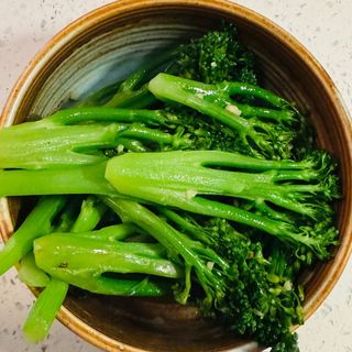 Sautee Garlic Broccoli Tender Stems