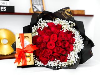 Zuri Bouquet with Chocolates