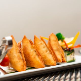 Vegetable samosa (4 PCS )