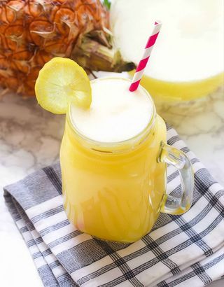 Fresh pineapple juice 