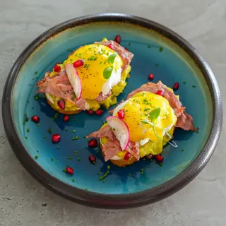 Izzi Royal Benedict