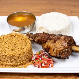 Platter for 2, with dailo, rice, & pilau 
