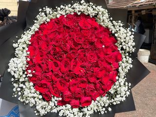 100 Stems red Roses