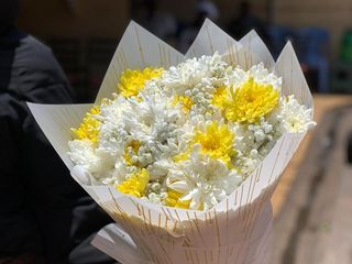 Sunny Mums Bouquet