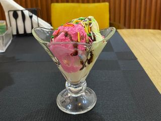 Duo ice cream scoops