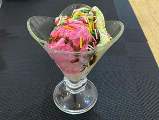 Trio ice cream scoops