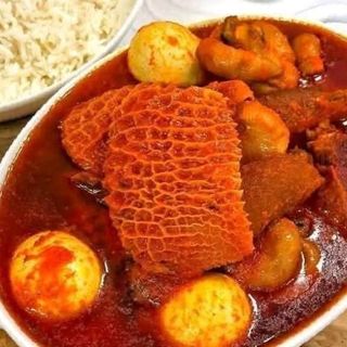 White rice served with assorted beef with shaki and 3 boiled eggs