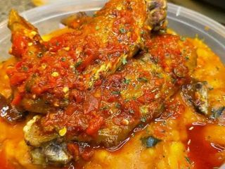Oloyin beans sauce mixed with 2 turkey wings