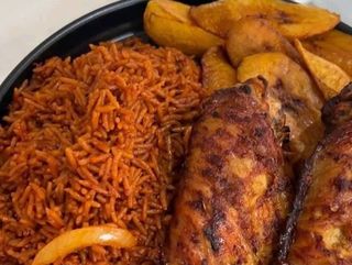 Jollof rice with plantains and turkey wing
