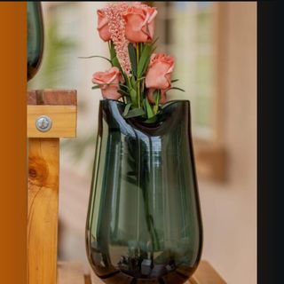 Vase + artificial flowers