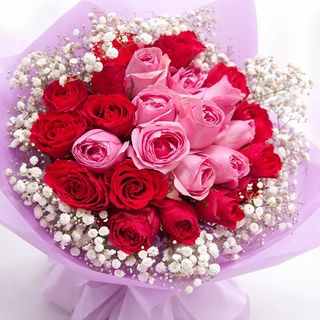 Pink and Red rose flowers with baby's breath.