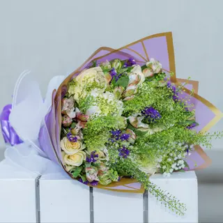 Classic White Elegance flowers