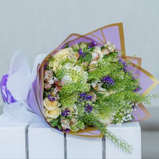 Classic White Elegance flowers