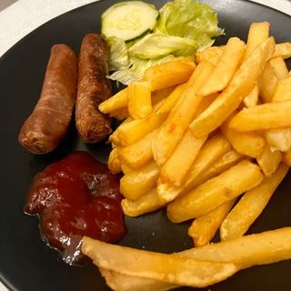 Fries & 1 Sausage