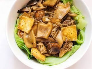 Tea Flavoured Beancurd & Fungus In Hot pot