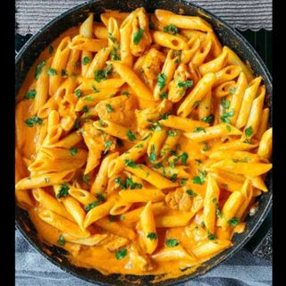 Butter chicken pasta 