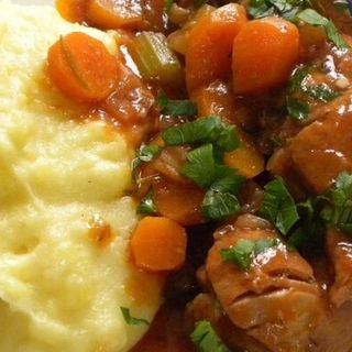 MASHED POTATOES & CHICKEN STEW.