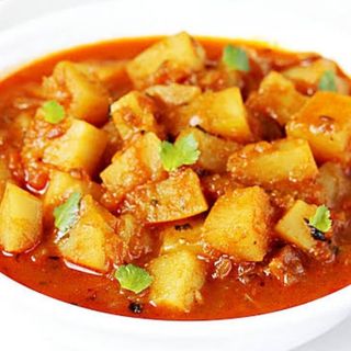 ALOO CURRY(Served with either rice or 2 chapatis)