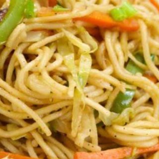 STIRFRIED NOODLES CHINEESE STYLE.