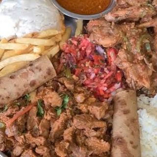 CHICKEN PLATTER (full wetfry chicken,2×ugali,2×chips,2×chapati,kachumbari, 1.25ltr soda)