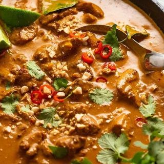 Satay chicken with rice