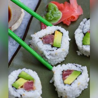Tuna California roll