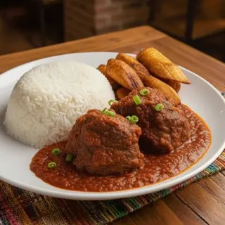 Nigerian Beef Stew, white rice, plantain