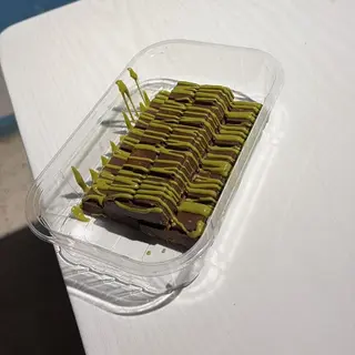 Malaki Konafa Cake