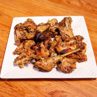 Bamboo Kienyeji Chicken (Dry-Fried)