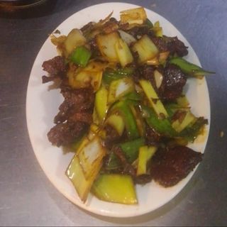 Dry Chilly Beef With Cashewnuts