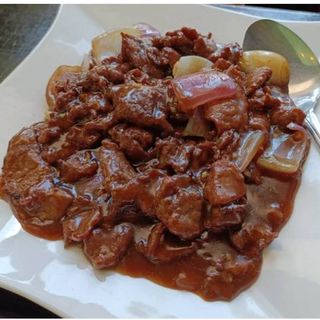 Beef With Onions & Chilies
