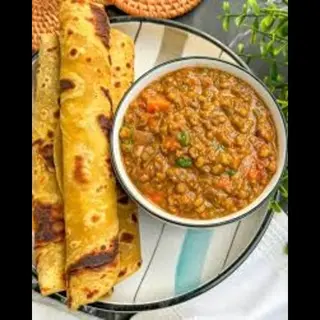 2 Chapatis + Ndengu