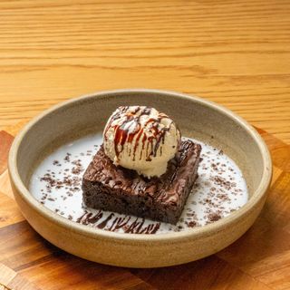 Chocolate brownie with ice cream