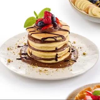 Berry Nutella pancakes