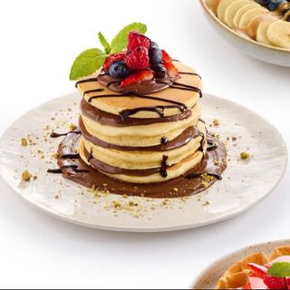 Berry Nutella pancakes