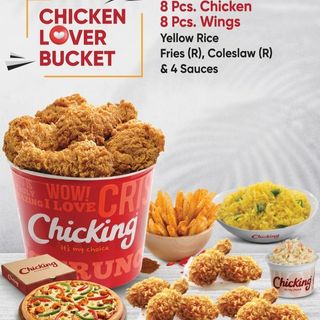 Chicken Lover Bucket + Medium Sized Pizza
