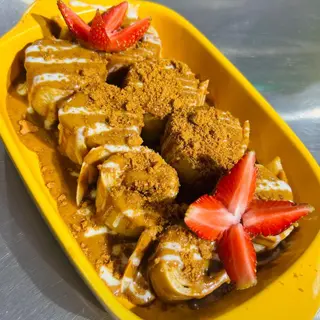 Malaki Strawberry Roll