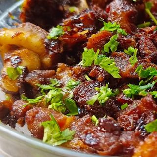 Goat Meat in Juicy Sauce (Mbuzi Wet Fry)