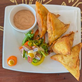 VEGETABLE SAMOSA